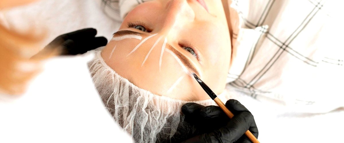 ¿Cuánto tiempo dura una sesión de microblading en Valencia?