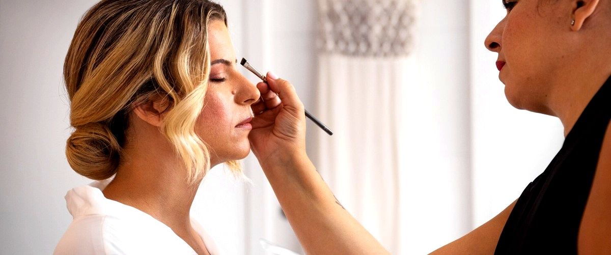 ¿Cuánto tiempo lleva un maquillador profesional en completar un look completo?