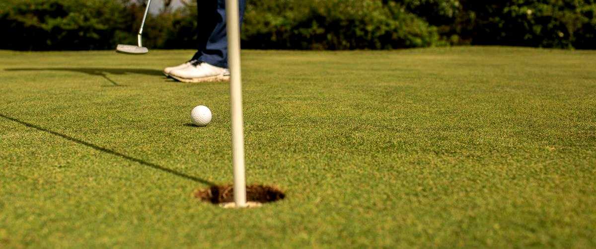 ¿Cuántos hoyos tiene un campo de minigolf en Alicante?