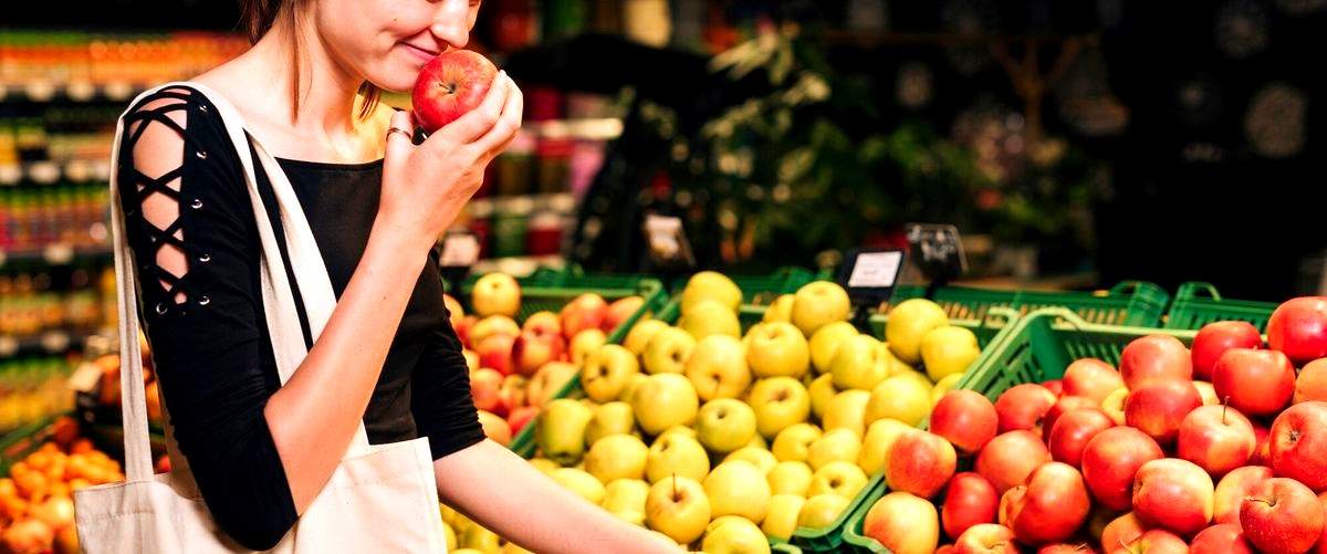 ¿Dónde puedo conseguir frutas frescas en La Coruña para pedir a domicilio?