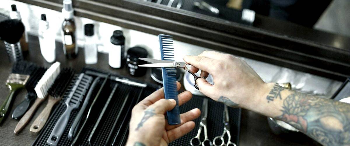 ¿Dónde trabaja el barbero en Roquetas de Mar (Almería)?