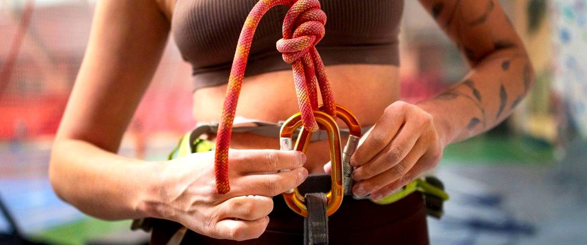 ¿Existen opciones de clases grupales o entrenamientos personalizados en los centros de Crossfit en Badalona?