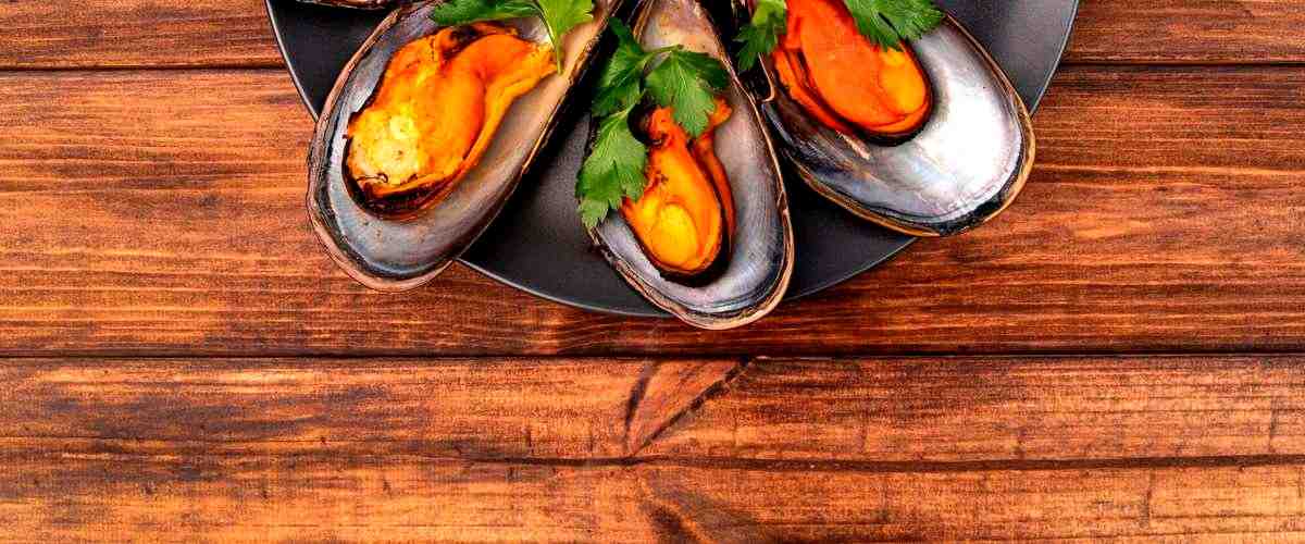 ¿Ofrecen menús especiales o promociones con mejillones en estos restaurantes?