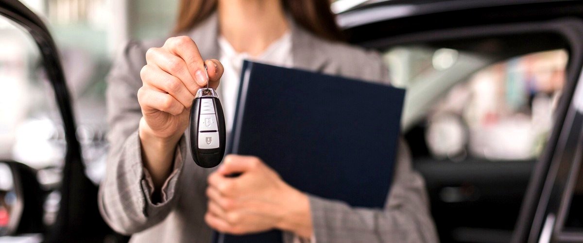 ¿Puedo alquilar un coche en Lorca si soy extranjero?