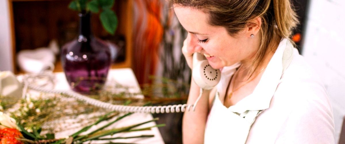 ¿Puedo encargar arreglos florales personalizados en las floristerías de Alicante?