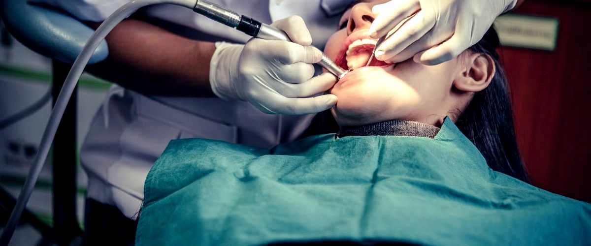 ¿Qué debo hacer si pierdo o daño una férula de ortodoncia invisible?