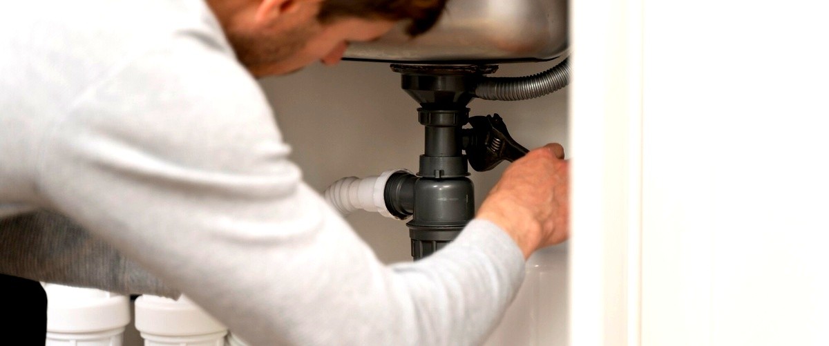 ¿Qué es un fontanero en España?