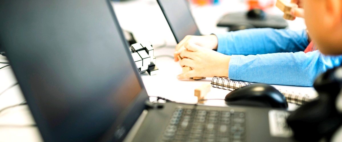 ¿Qué marcas de productos tecnológicos se pueden encontrar en las tiendas de informática en Álava?