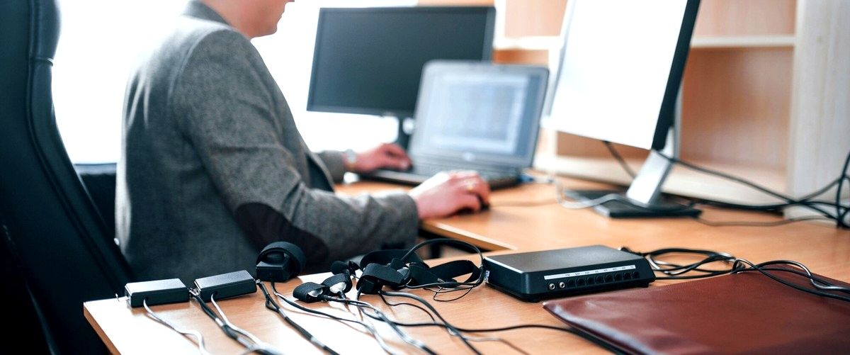 ¿Qué marcas y productos se pueden encontrar en una tienda de informática en Burgos?