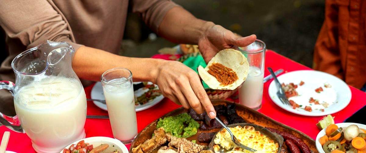 ¿Qué otros platos complementarios se pueden encontrar en los restaurantes de arroces en Barrio Cantabria?