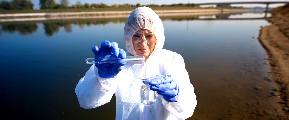 ¿Qué productos fabrican las industrias químicas en Jerez de la Frontera (Cádiz)?