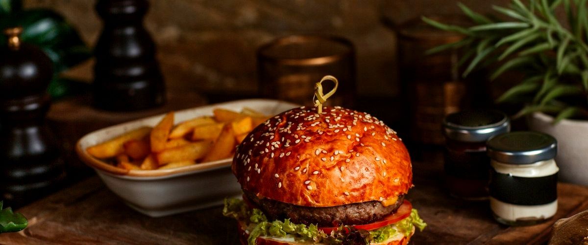 ¿Qué restaurantes de hamburguesas en Marbella ofrecen opciones de entrega a domicilio?