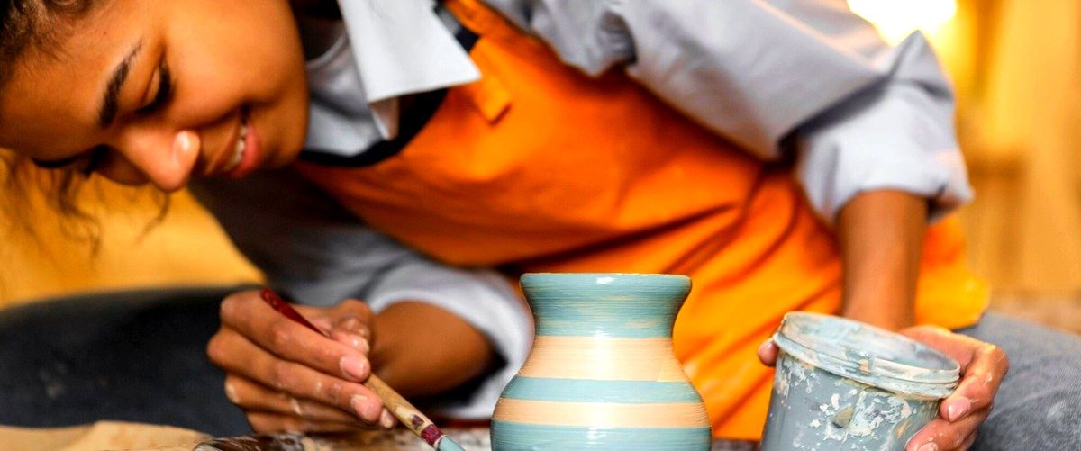 ¿Qué se debe estudiar para aprender cerámica?