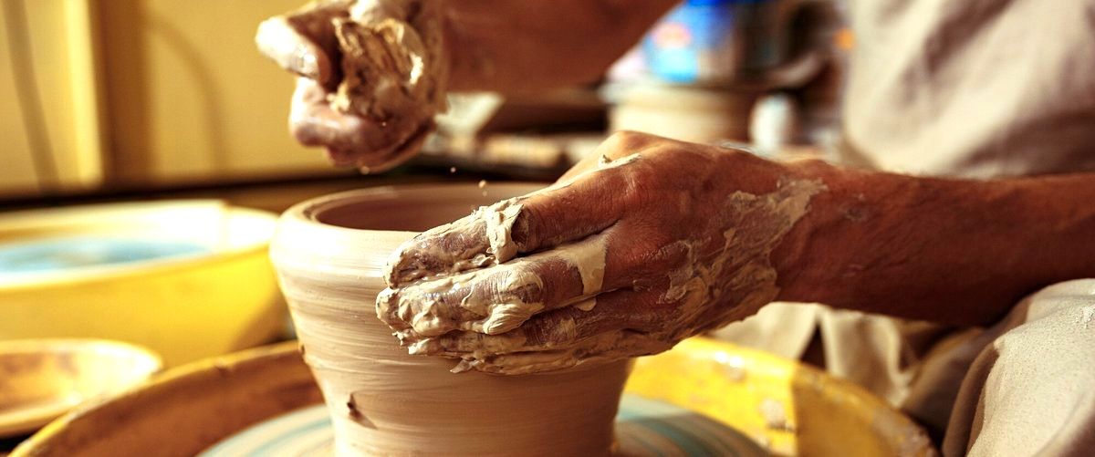 ¿Qué se necesita estudiar para aprender cerámica?