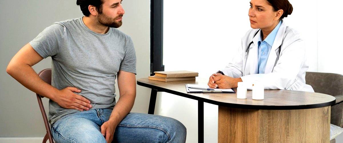 ¿Qué se realiza durante la primera consulta con un médico especialista en el aparato digestivo en Albacete?