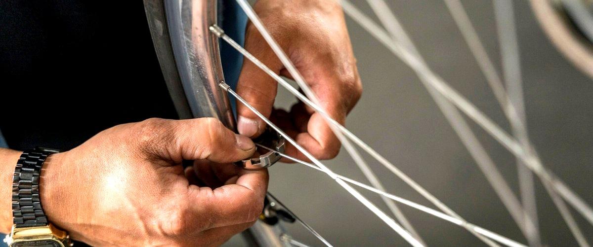 ¿Qué servicios se incluyen en el mantenimiento de una bicicleta?