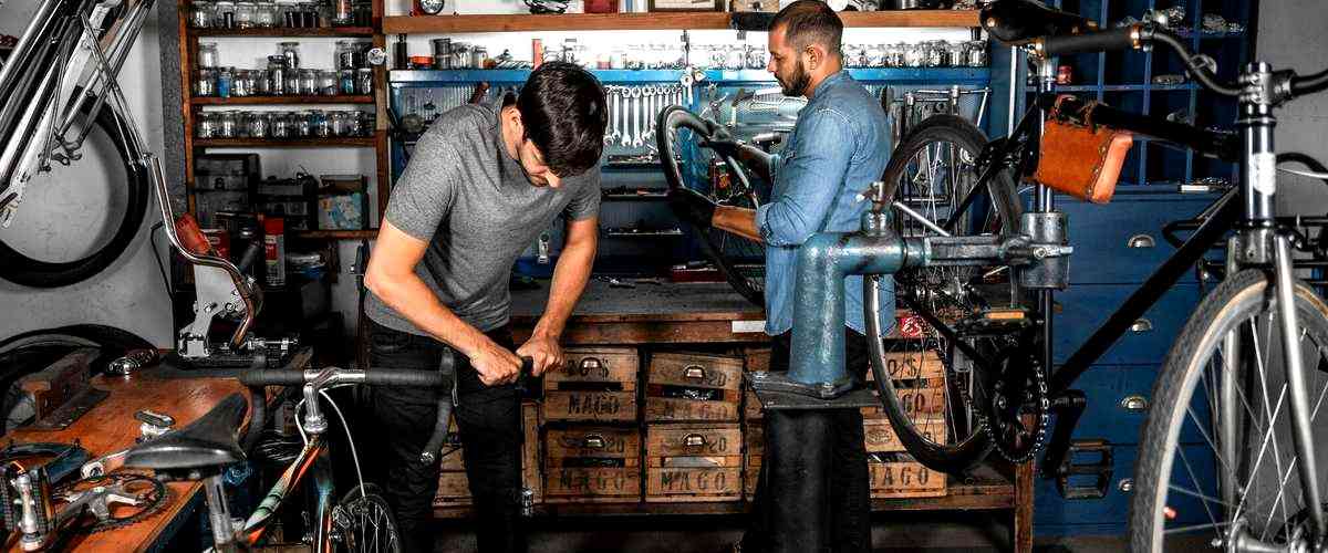 ¿Qué servicios se incluyen en un taller de bicicletas en León?