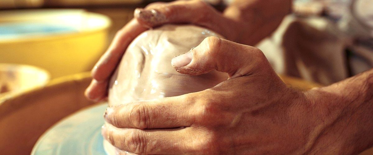 ¿Qué técnicas se pueden aprender en un taller de cerámica en La Rioja?
