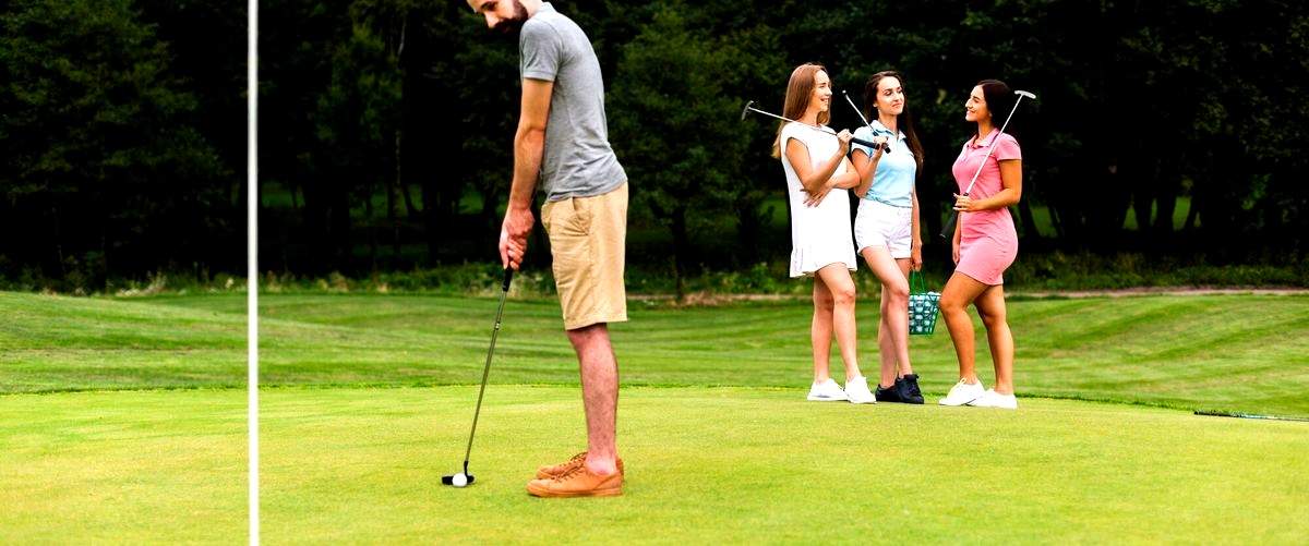 ¿Qué tipo de instalaciones suelen tener los minigolf en Badajoz?