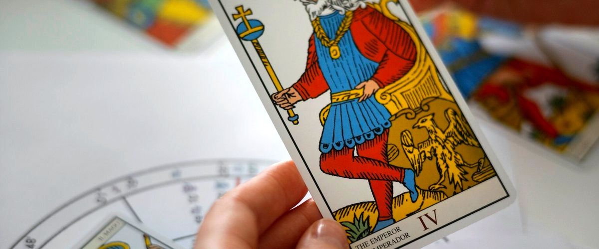 ¿Qué tipo de preguntas puedo hacer durante una sesión de tarot en Pamplona?