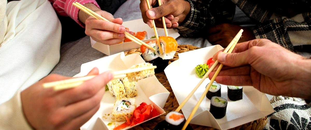 ¿Qué tipo de sushi y platos tradicionales se pueden encontrar en los restaurantes japoneses en Jaén?