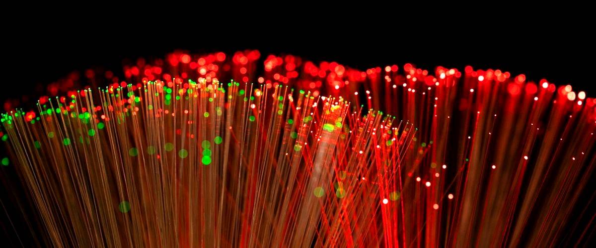 ¿Qué tipos de conexiones de internet se pueden obtener a través de la fibra óptica en Valencia?