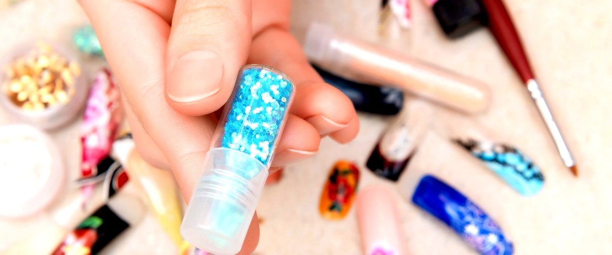 ¿Qué tipos de esmaltes y productos utilizan en los salones de manicura en Ciudad Real?