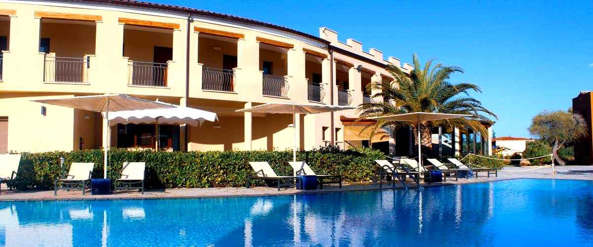 ¿Qué tipos de habitaciones se ofrecen en los hoteles de Granada?